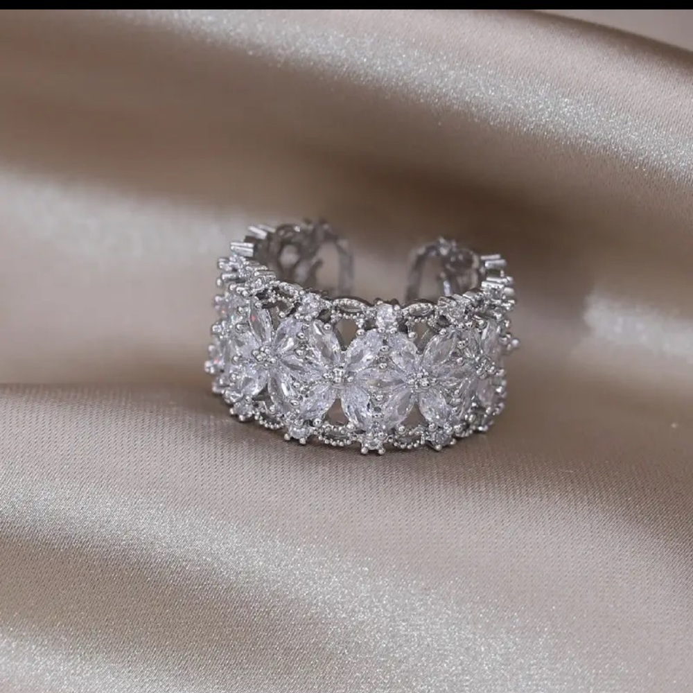 Adjustable Flower Ring - image 1
